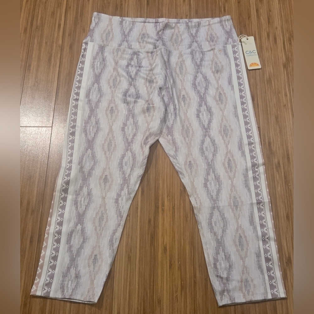 NWT C&C California Patterned Leggings